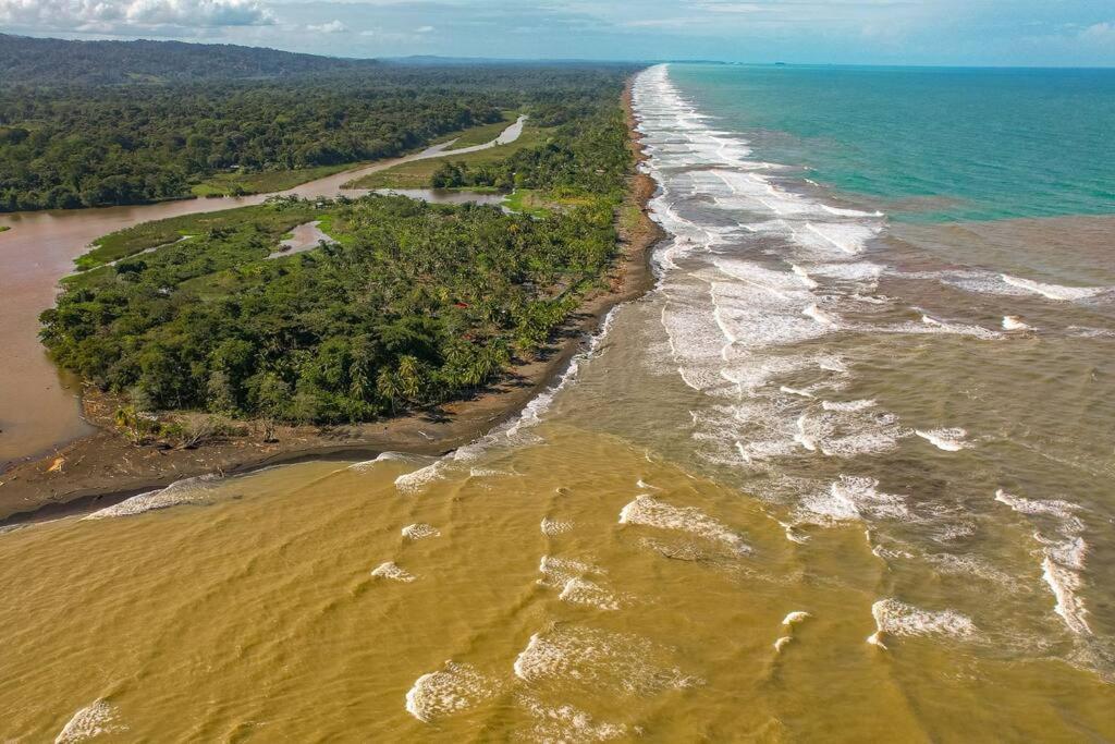 Finca D'Elia Lodge Puerto Limon Eksteriør bilde